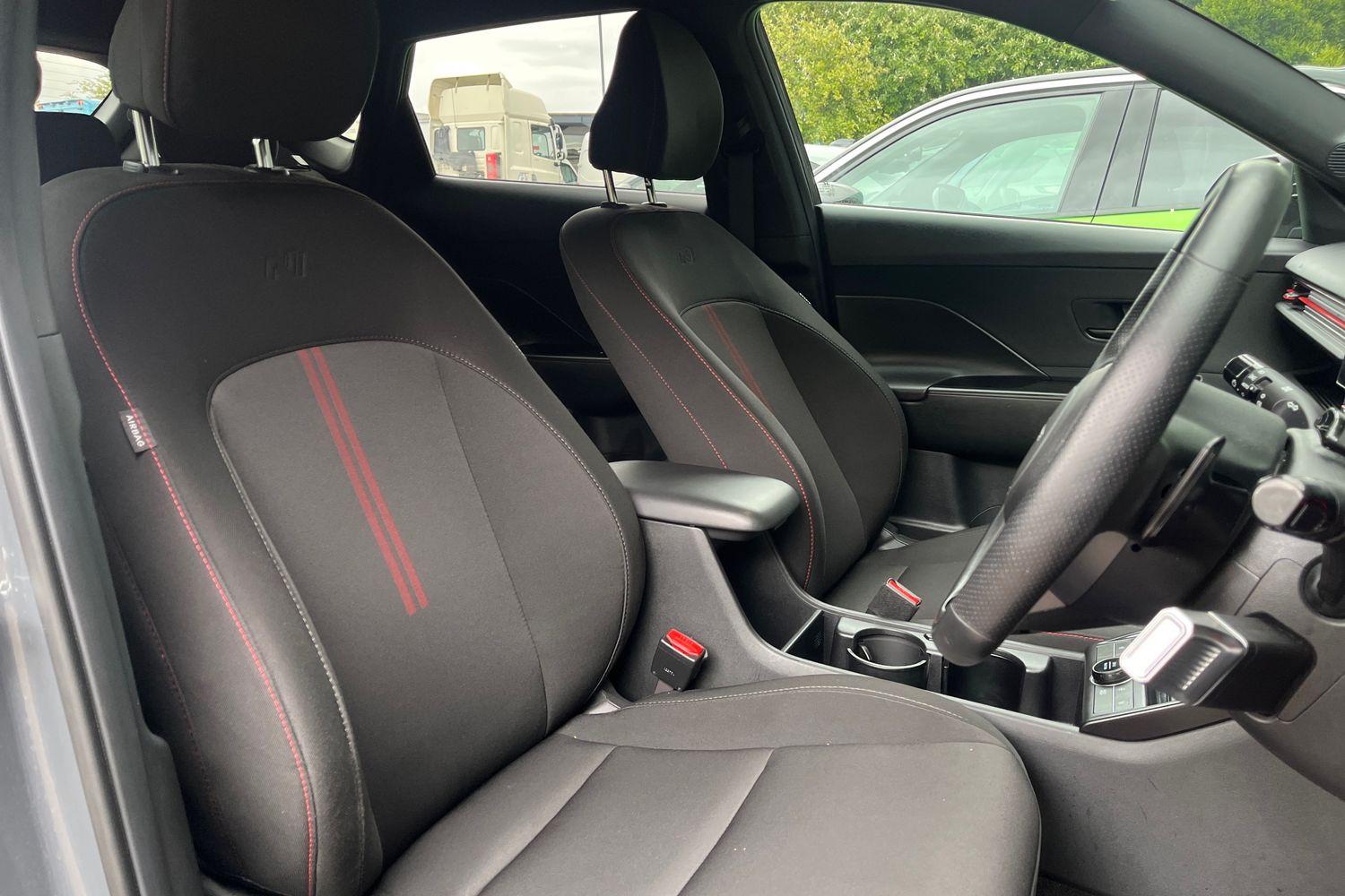 Hyundai KONA Photo 16