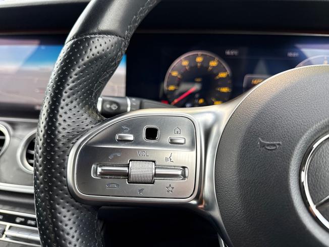 MERCEDES-BENZ E Class Photo 16