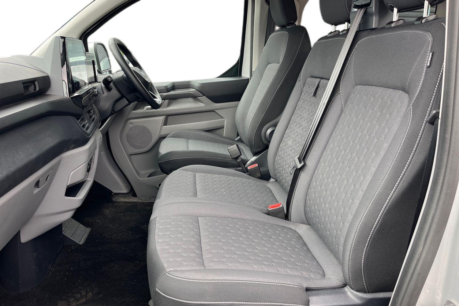 Ford TOURNEO CUSTOM Photo 9