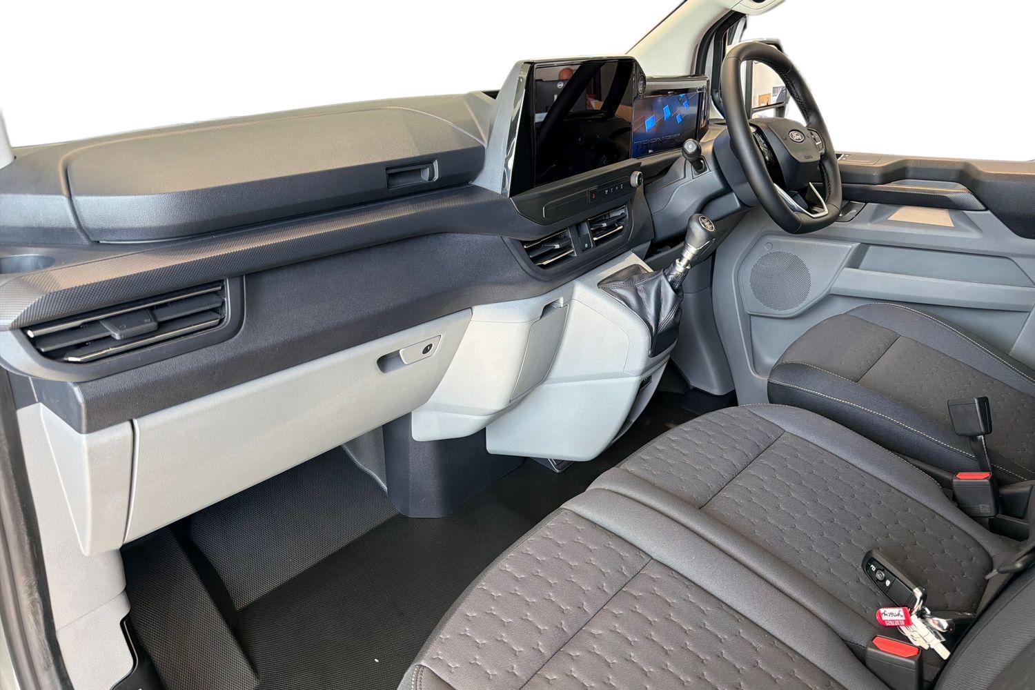 Ford TRANSIT CUSTOM Photo 2