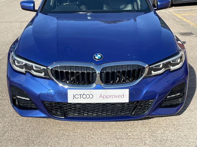 BMW 3 Series Photo 21