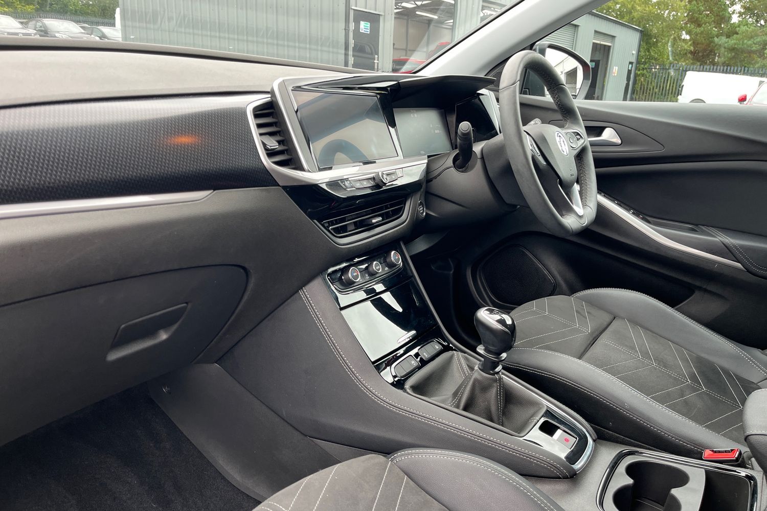 Vauxhall Grandland Photo 17