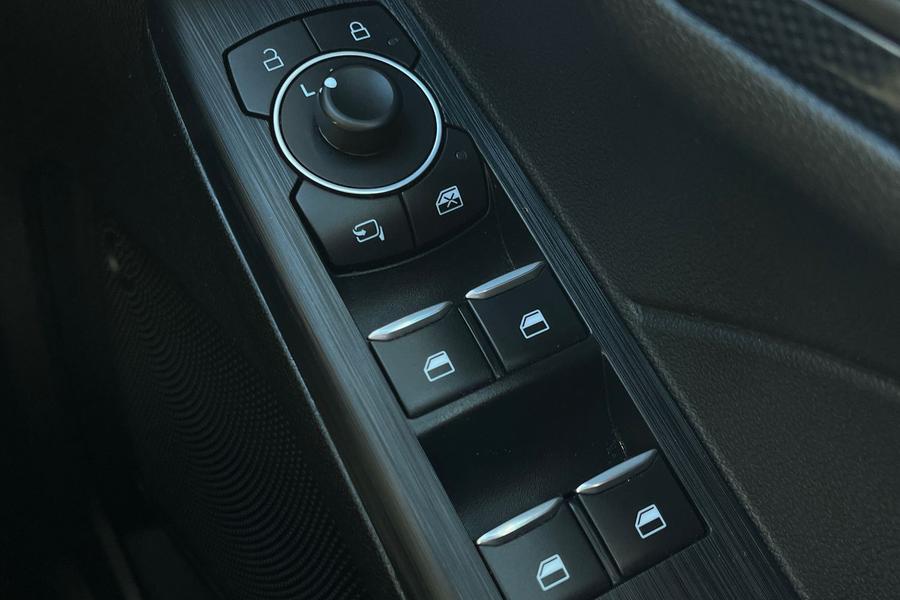 Ford KUGA Photo autoimg-422443e597425b2fcf9086541955eaff66548a22.jpg