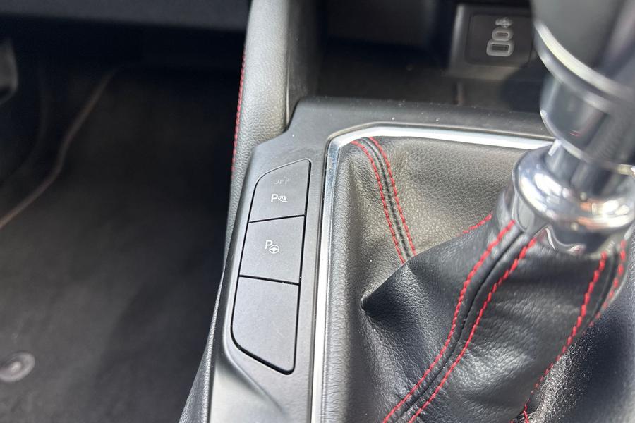 Ford KUGA Photo autoimg-4228163c372763f30a2318d01b0fe8e694c78972.jpg