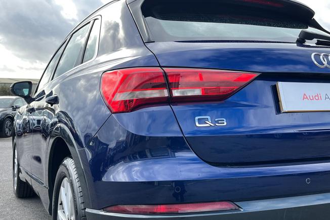 AUDI Q3 Photo 30