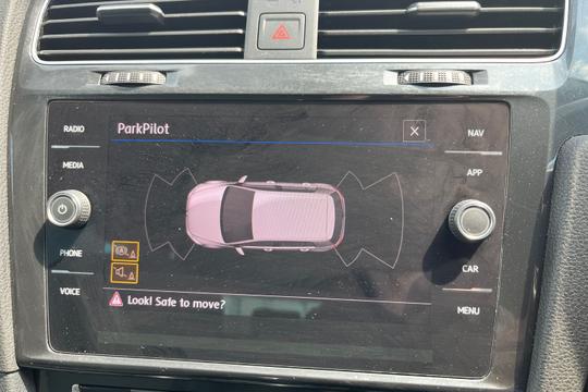 Volkswagen Golf Photo autoimg-42292214b274fe4b02ac8ed8d9bbc107d2417400.jpg
