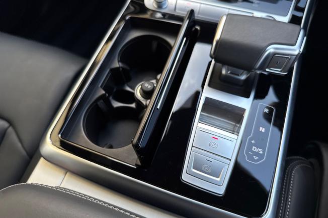 AUDI Q8 Photo 27