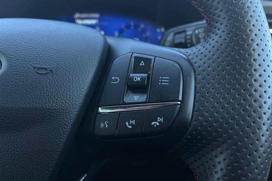 Ford Kuga Photo autoimg-422d60062db3b077a99a7dd0af7999e5bbab1ce3.jpg