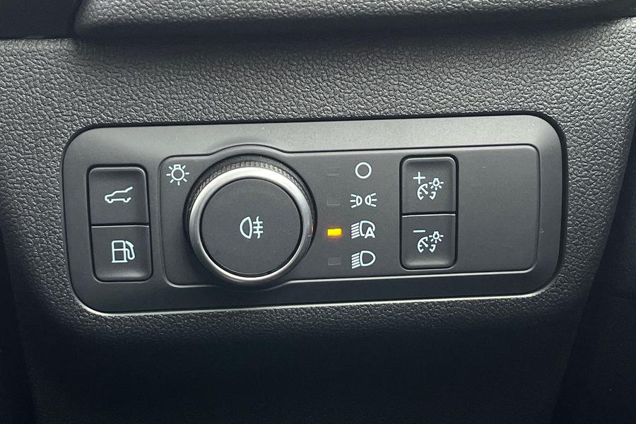 Ford Kuga Photo autoimg-42358973615f745cd6d12b5f7e725aed10bf896c.jpg