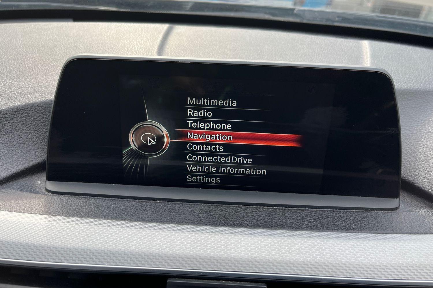 BMW 3 Series Photo 24