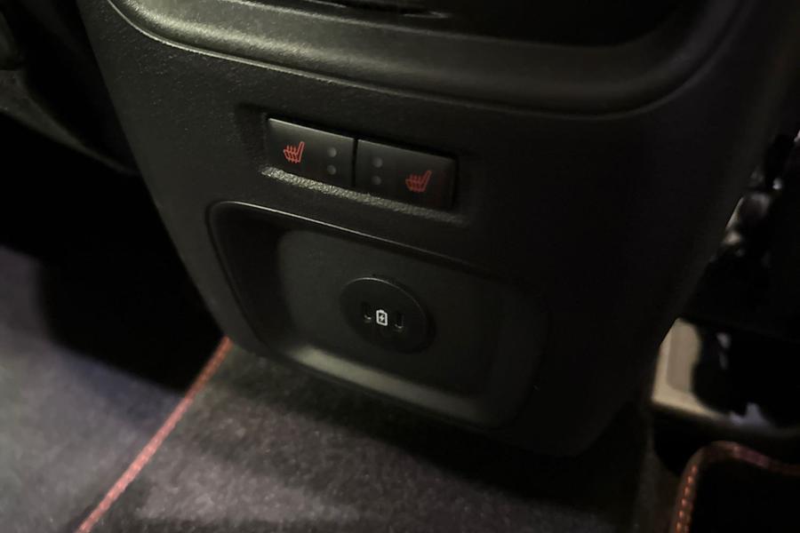 Ford Kuga Photo autoimg-423a418ceff1f1c4ea89982fc3d85699aabc74a3.jpg
