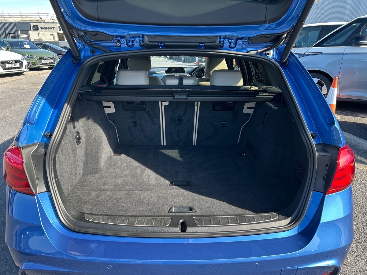 BMW 3 Series Photo 21