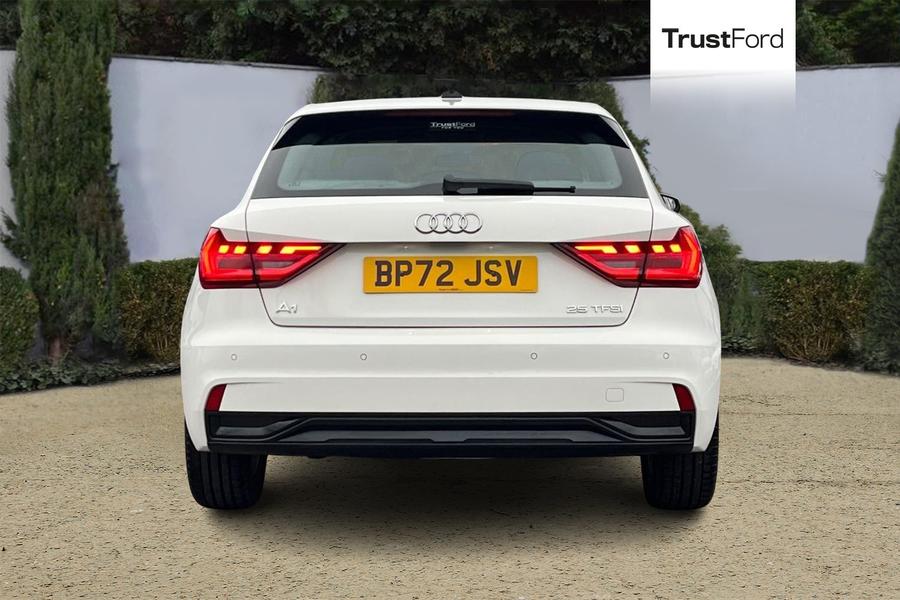 Audi A1 Photo autoimg-423bd9087fb4fe157db7717ac61c5c0f9d8bca23.jpg