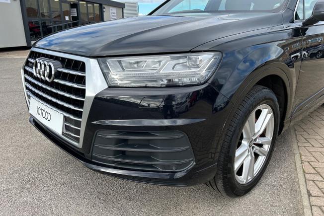 AUDI Q7 Photo 30