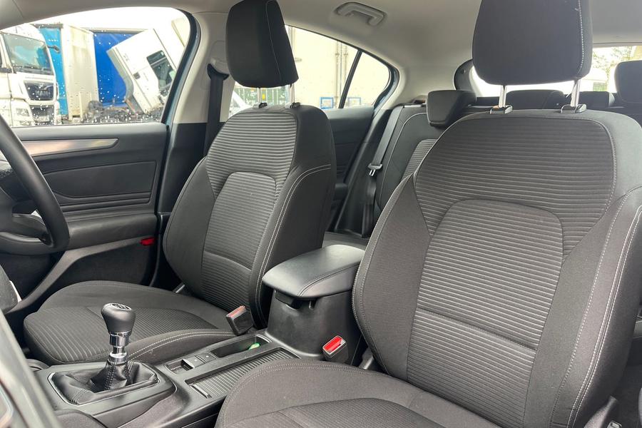 Ford Focus Photo autoimg-423e2c4fa423d7f53e173dab436d1f332824bed1.jpg