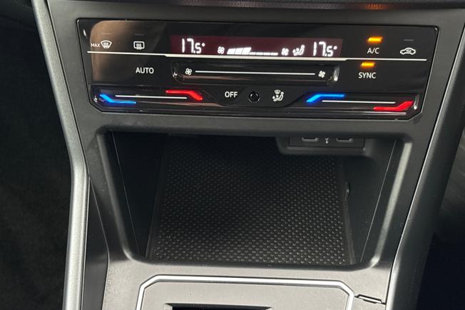 VOLKSWAGEN Polo Photo 27