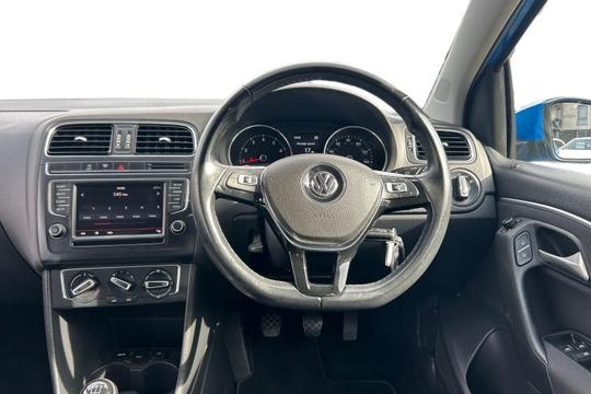 Volkswagen Polo Photo autoimg-4245152b87460fd33920f5df2f461788aacff27c.jpg