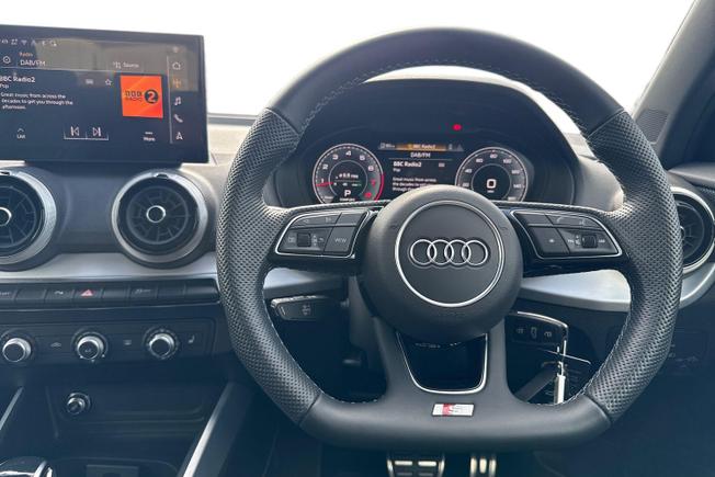 AUDI Q2 Photo 11