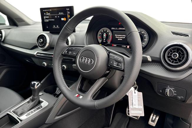 AUDI Q2 Photo 6
