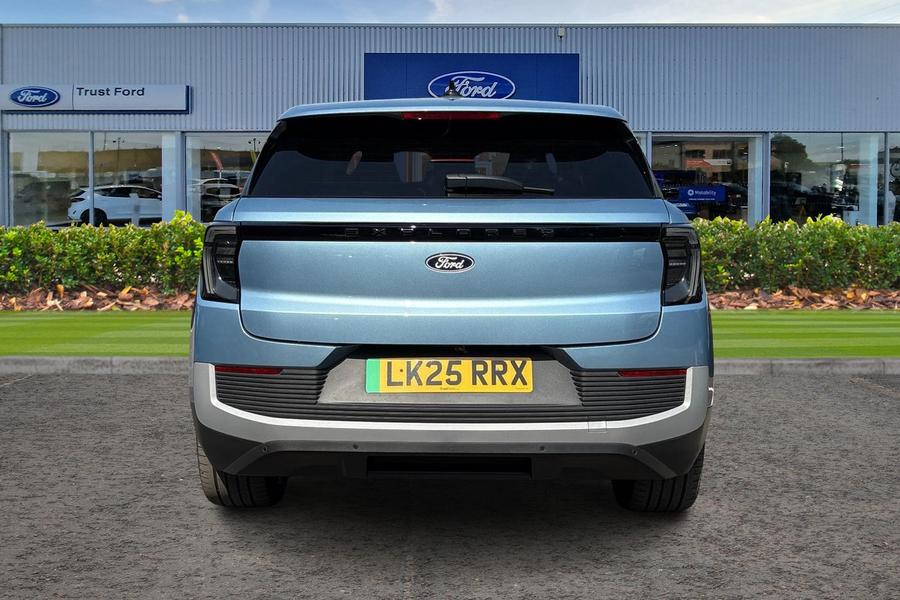 Ford Explorer Photo autoimg-42502b17704382b361beff1f1f8e3813bd75daa8.jpg