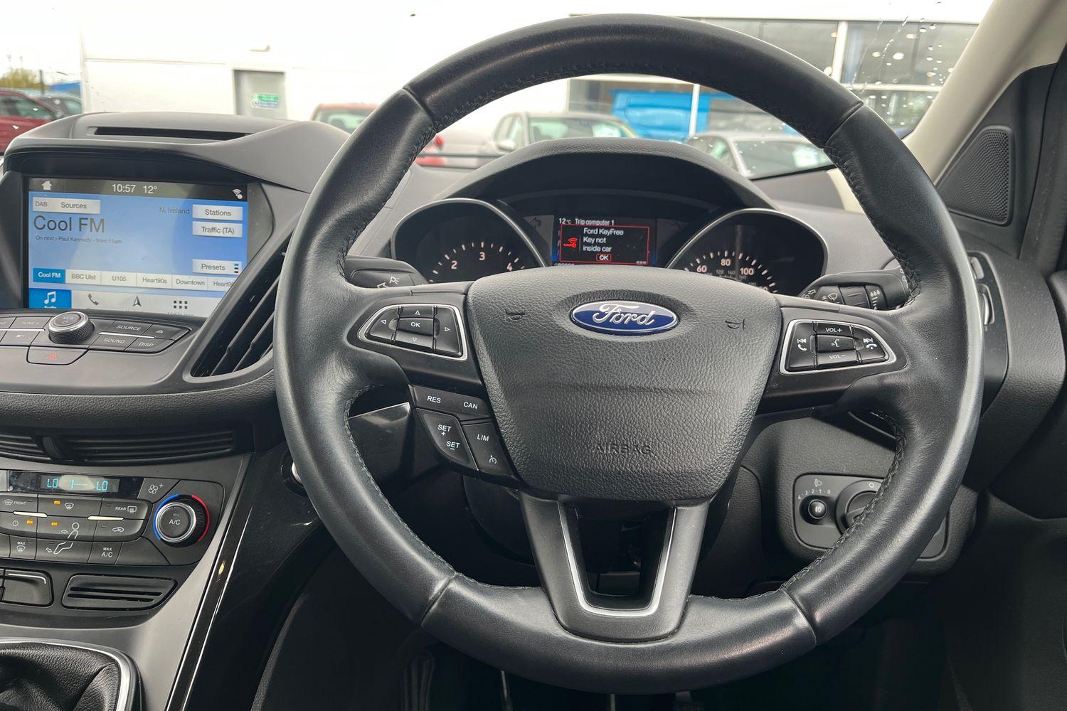 FORD KUGA Photo 11