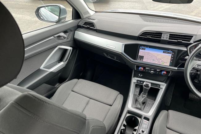 AUDI Q3 Photo 38