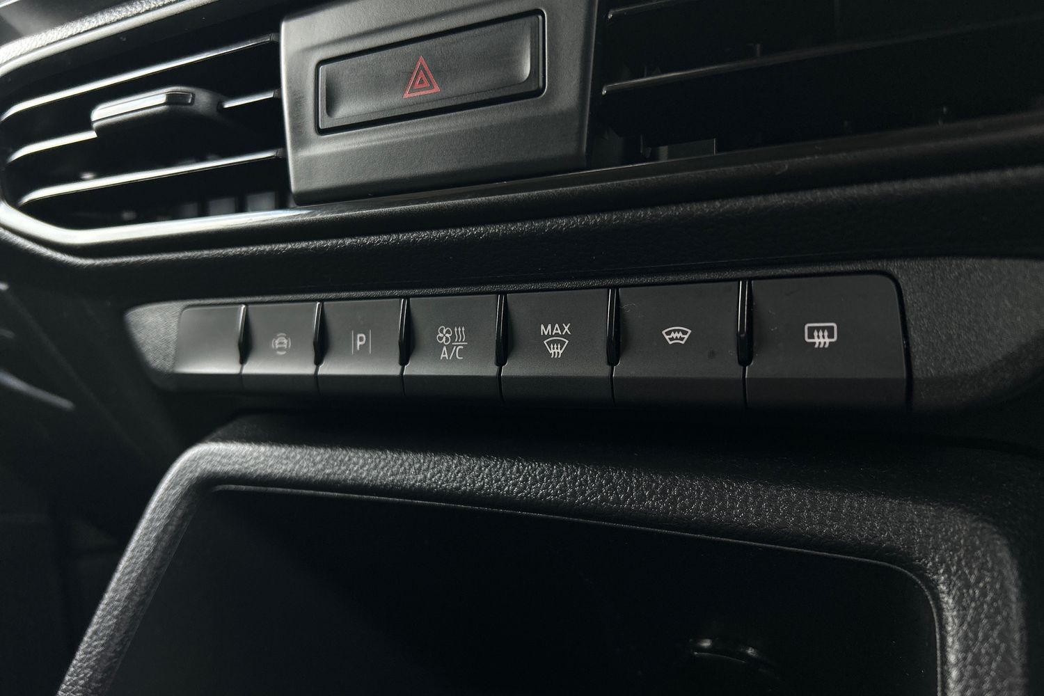 Ford TRANSIT CONNECT Photo 37