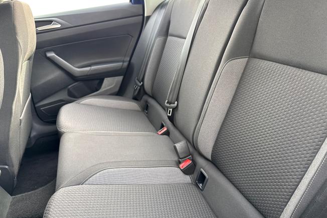 VOLKSWAGEN Taigo Photo 9