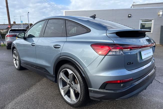 AUDI Q4 e-tron Photo 28