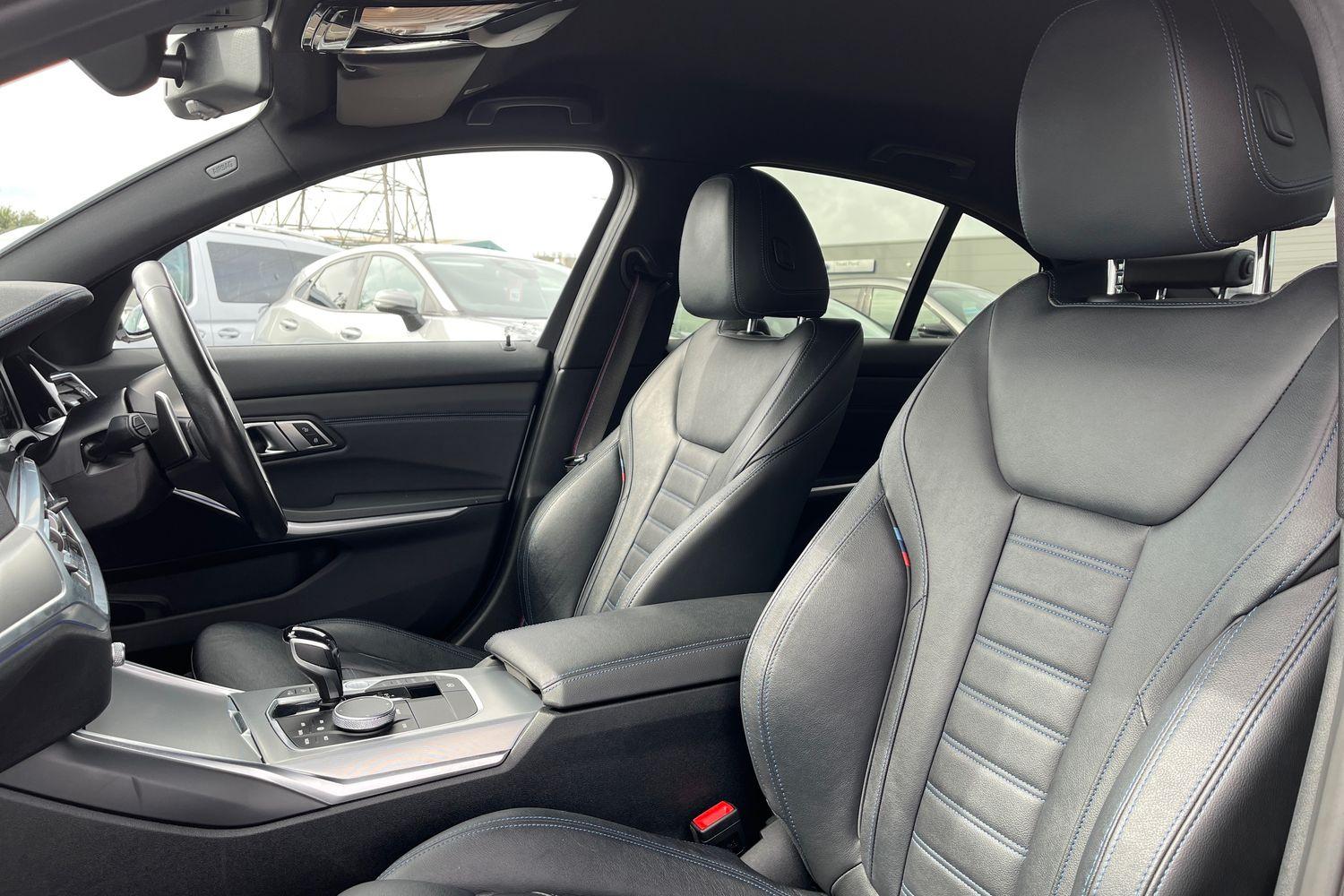 BMW 3 Series Photo 18