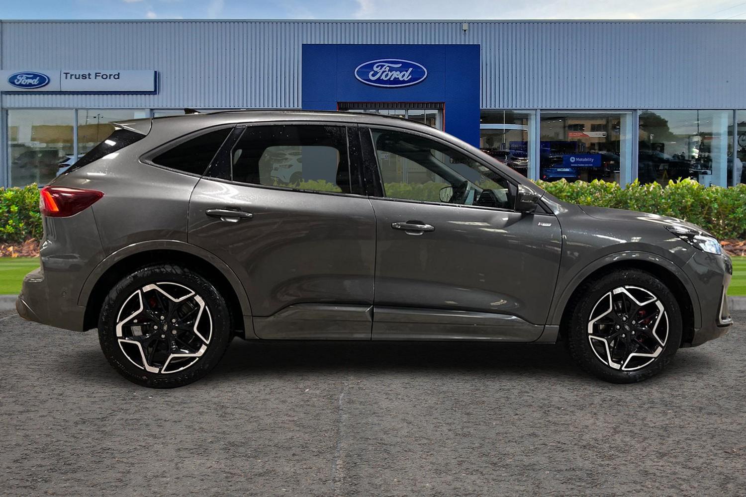 Ford KUGA Photo 2