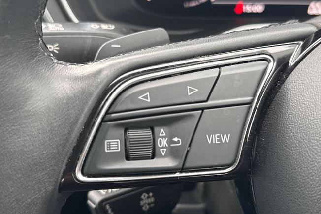 AUDI A4 Photo 16