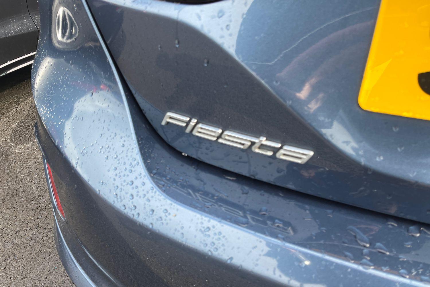 Ford FIESTA Photo 35