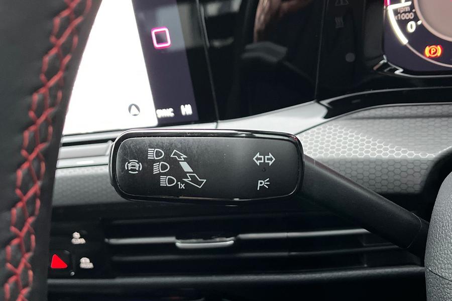 Volkswagen Golf Photo autoimg-426c6838bc069613a2b16eb80823e89018662fe4.jpg