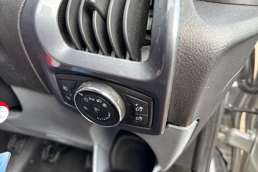 Ford Transit Custom Photo autoimg-426f3c01ab7008640ddb78a5c7d091ab354ea268.jpg