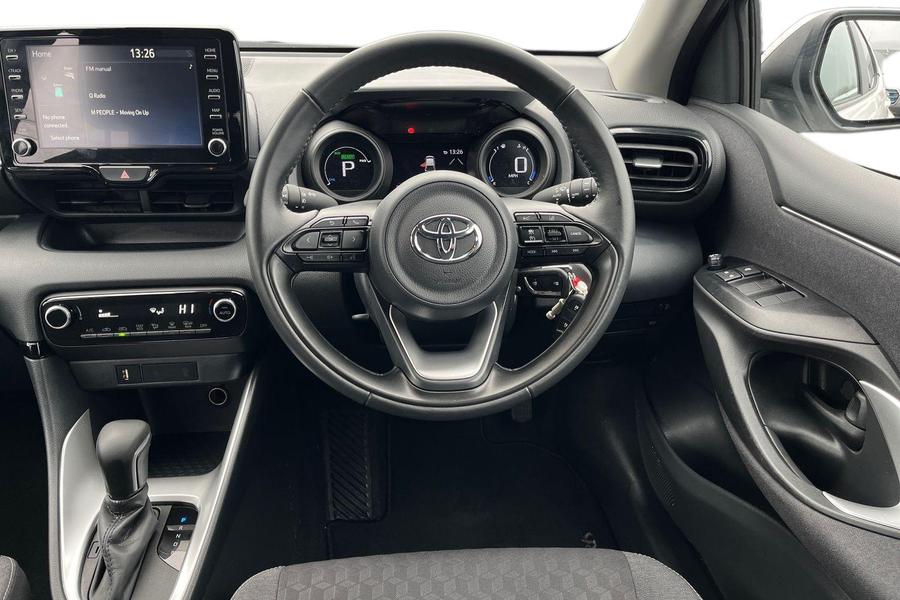 Toyota YARIS Photo autoimg-4272f0d81f5a2f735e6c246e042a2bbebbb8e859.jpg