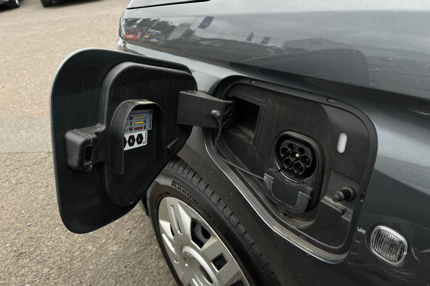 Ford TRANSIT CONNECT Photo 15