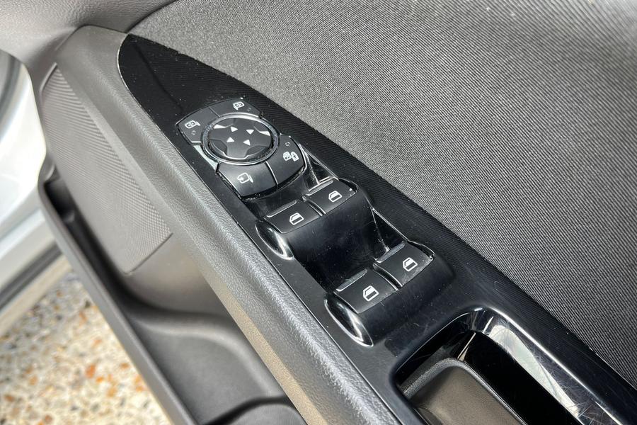 Ford MONDEO Photo autoimg-427614218a33362f2fb40684961f5f77984c9f2a.jpg