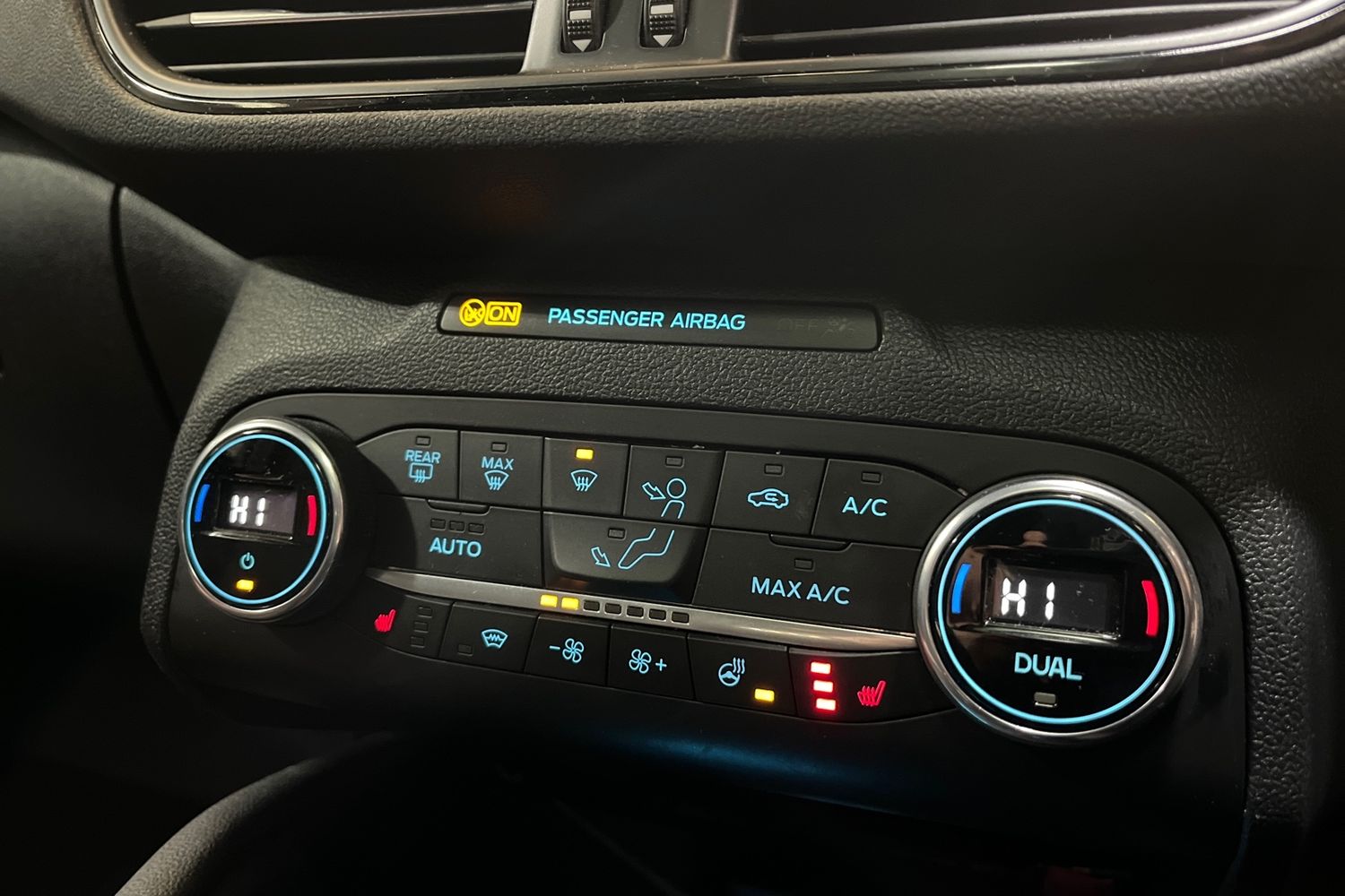 Ford KUGA Photo 35