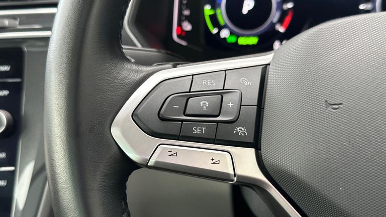 Used Volkswagen Tiguan VK72DTX 15