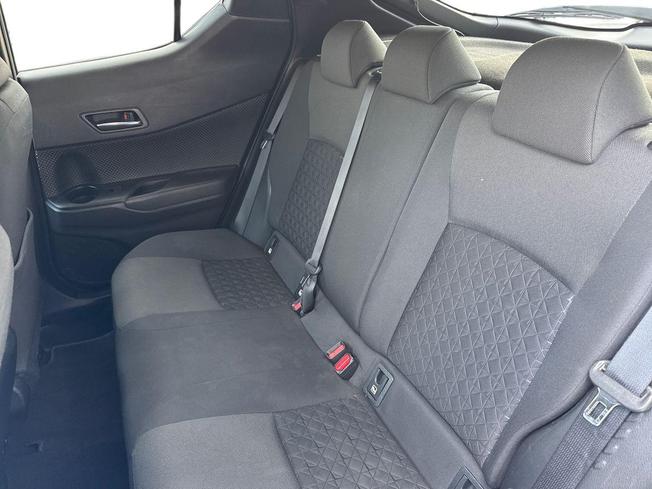 TOYOTA C-Hr Photo 9