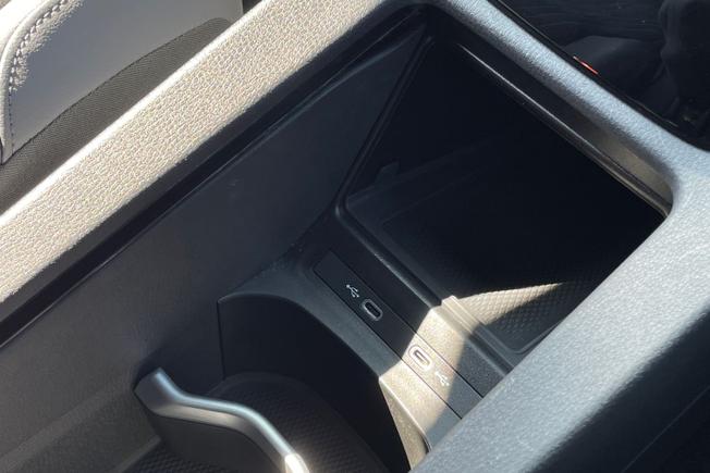 VOLKSWAGEN ID.4 Photo 37