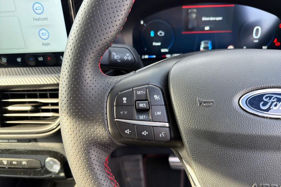 Ford Kuga Photo autoimg-428fde02df965a87ad4131aa0d1e4184de516c38.jpg
