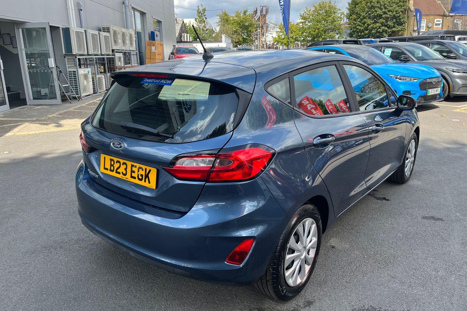 Ford FIESTA Photo 34