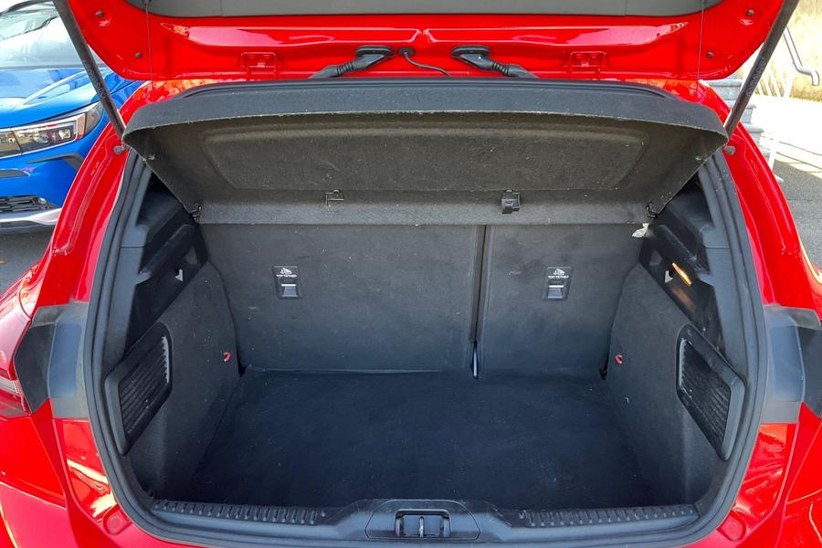 Ford FOCUS Photo autoimg-4295f42b442bfe25bf784c9e0dd15cd901ff34ec.jpg