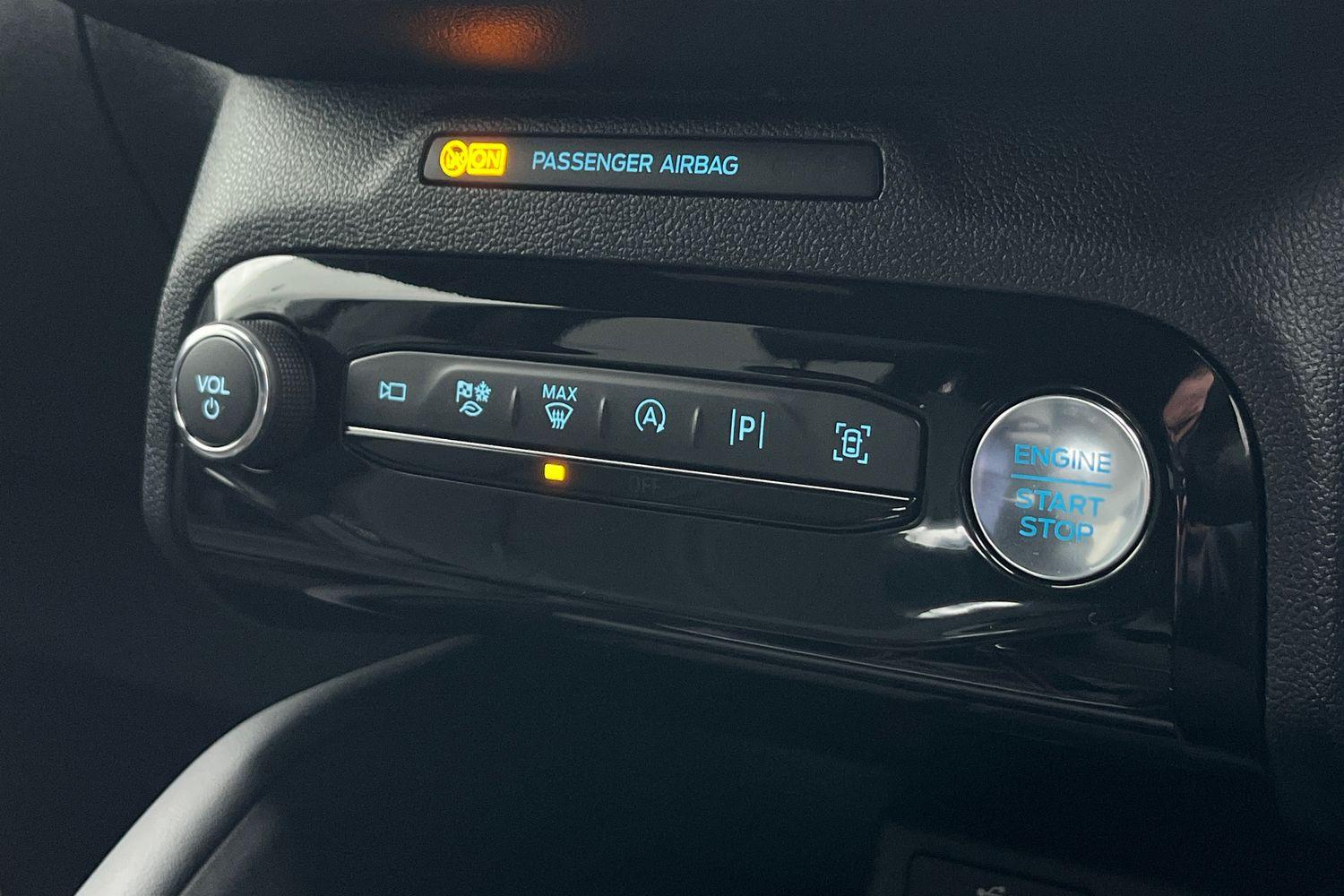 Ford KUGA Photo 31