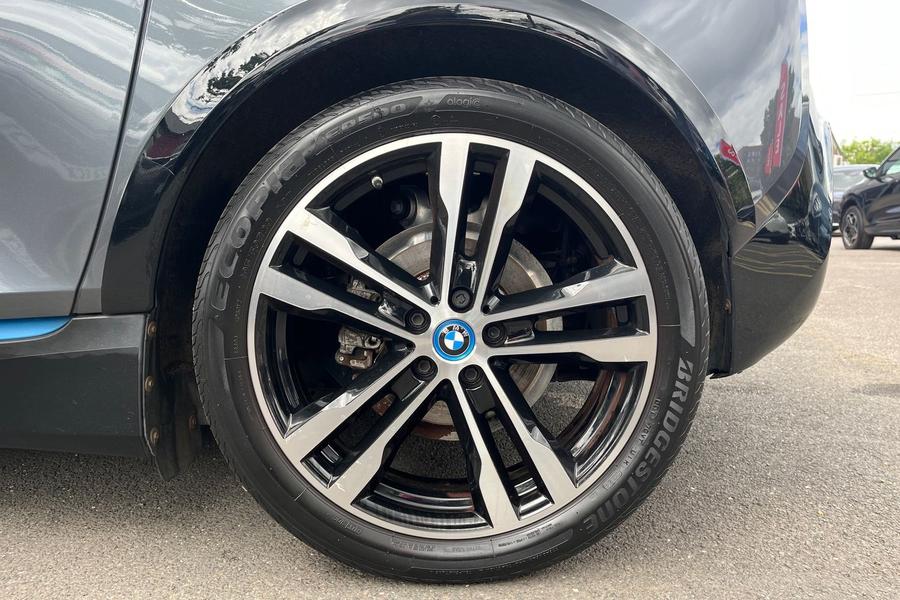 BMW I3 Photo autoimg-429a220bc39268a061166948b77ee983223b6f75.jpg
