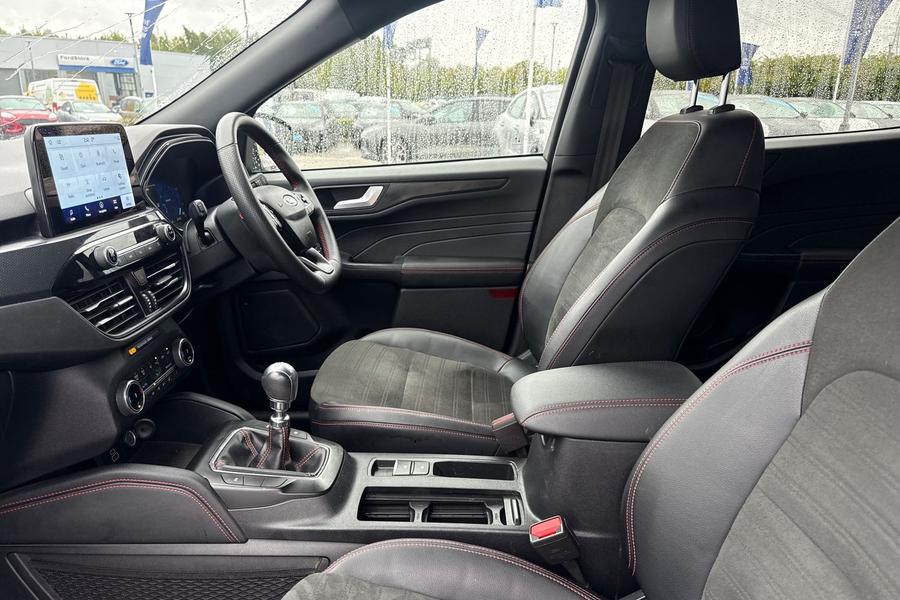 Ford KUGA Photo autoimg-429ebd47aadc0b908e3f88fcc96388c79b8cc81c.jpg