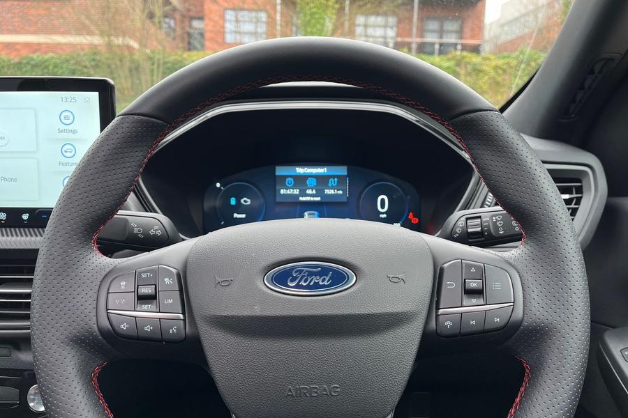 Ford Kuga Photo autoimg-429fe1b1996ac7ab573a47743ec5b29e289406f6.jpg