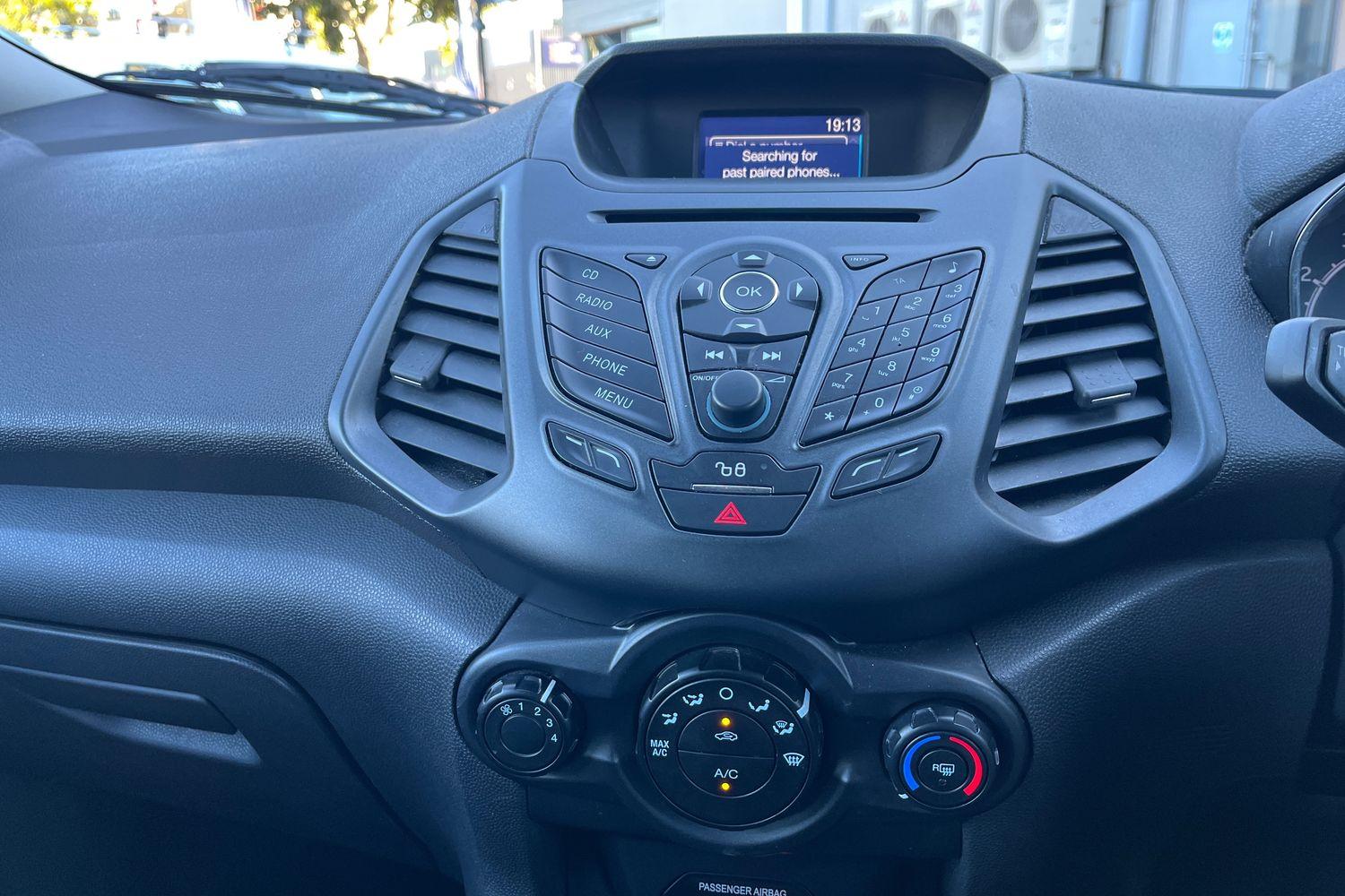 Ford ECOSPORT Photo 25